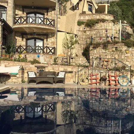 Otel The Stone Castle Boutique 4*